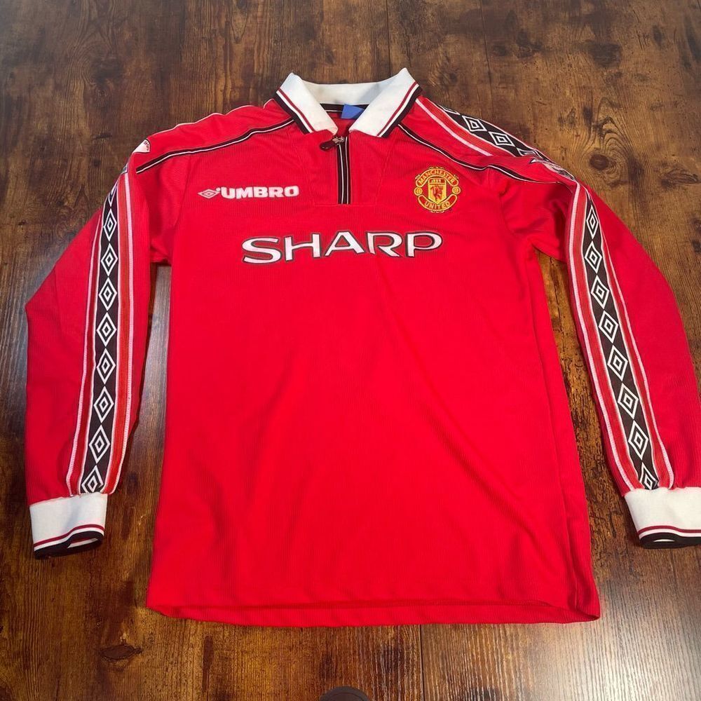 Manchester United 1998 - 2000‎ Home Umbro long sleeve jersey #7 Beckham size  M